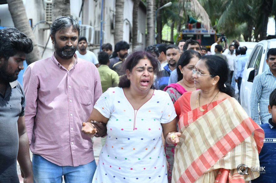 Celebrities-Pay-Homage-to-Vijaya-Nirmala-Garu